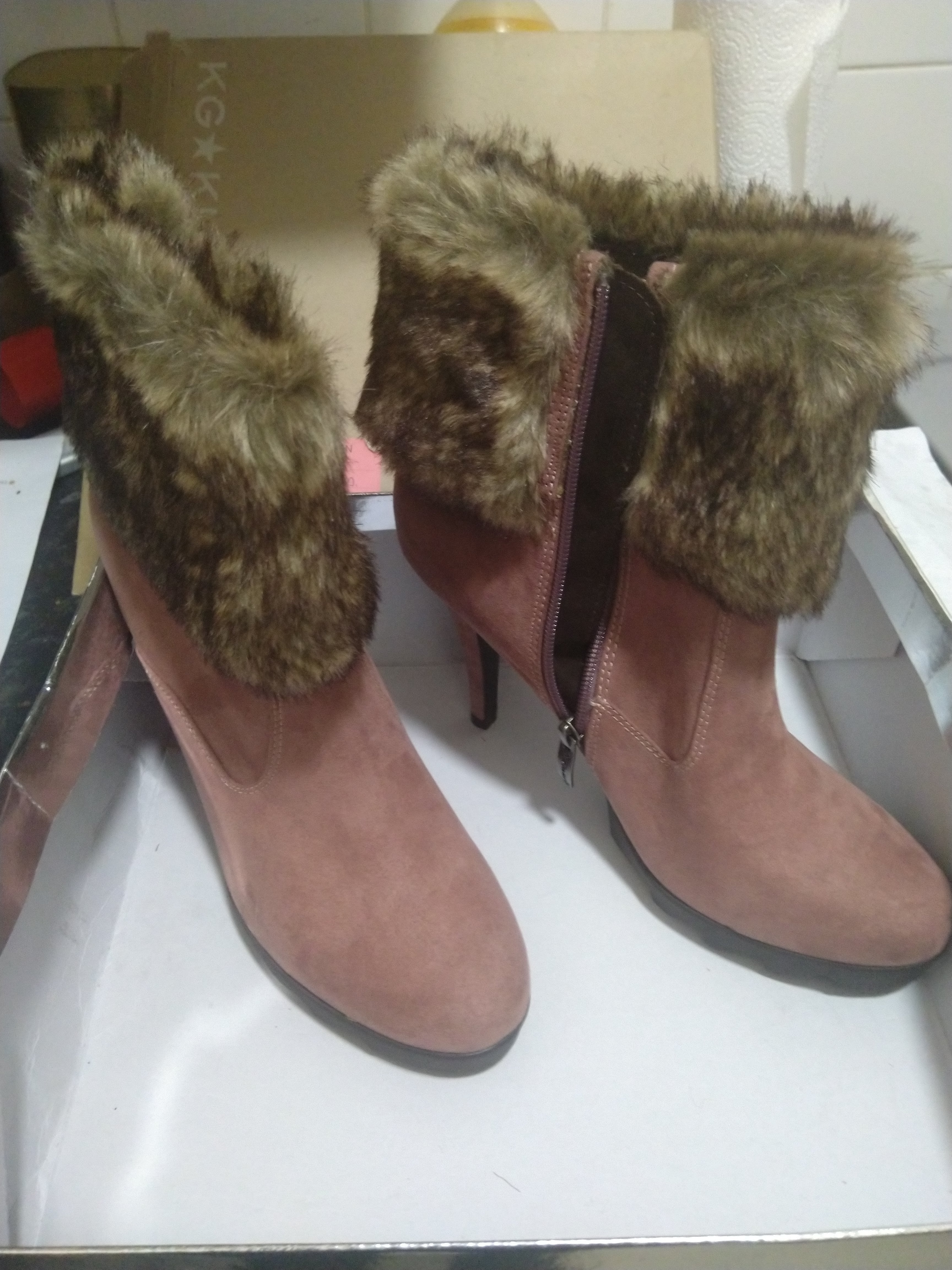 Ladies Vex Leather boot, by KURT GEIGER.