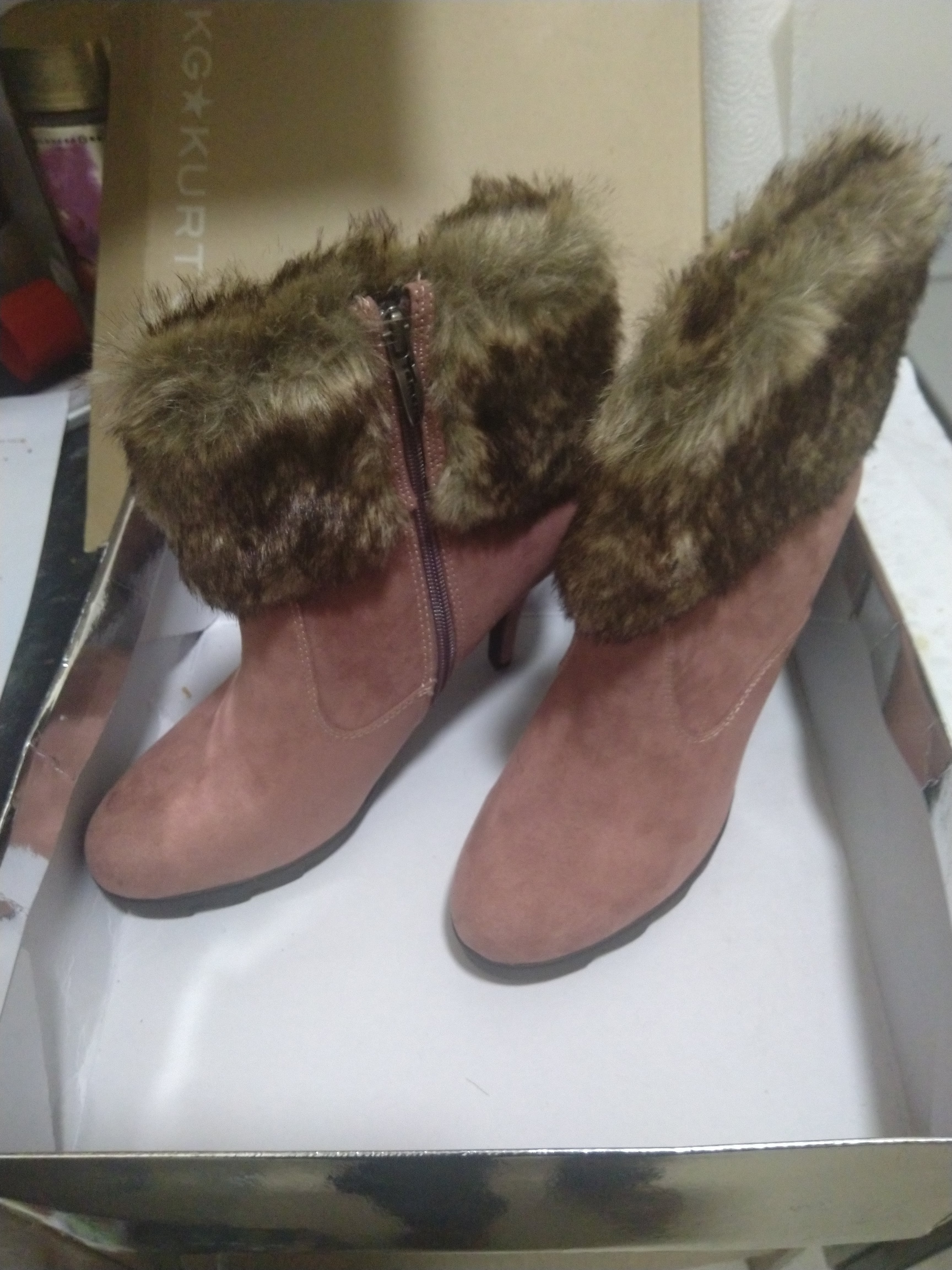 Ladies Vex Leather boot, by KURT GEIGER.